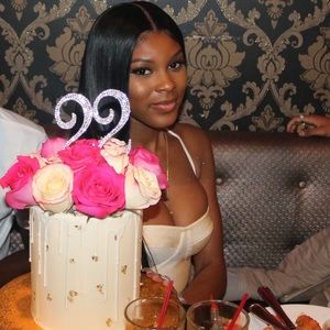 Meet your Posher, Samantha